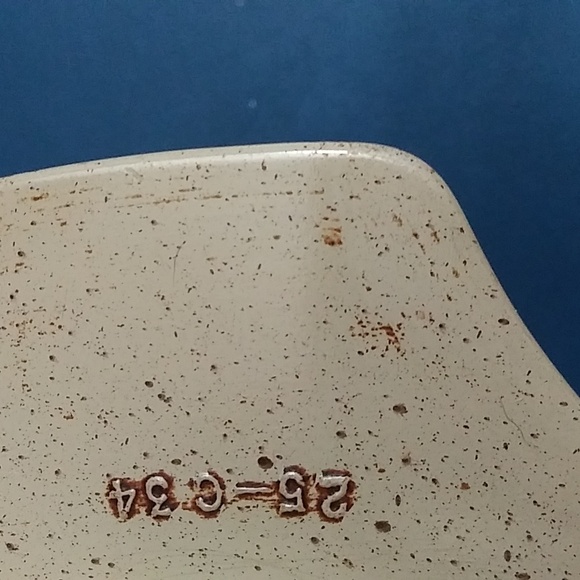 Vintage Pyrex Homestead Covered Casserole Set, 2, with lids - Picture 3 of 9